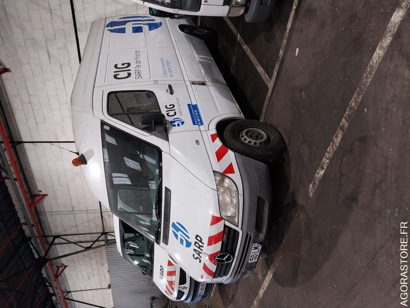 MERCEDES Sprinter fourgon 2006 175000Km Roulant sans CT PRO UNIQUEMENT - فان: صورة 2 MERCEDES Sprinter fourgon 2006 175000Km Roulant sans CT PRO UNIQUEMENT - فان: صورة 2