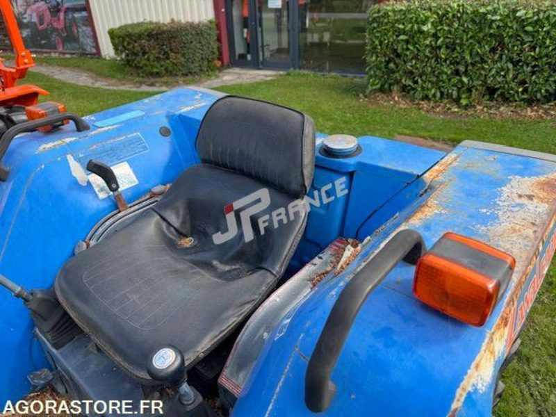 MICRO TRACTEUR ISEKI 22 CV 3 cylindres diesel 1194H 2RM - جرار: صورة 2 MICRO TRACTEUR ISEKI 22 CV 3 cylindres diesel 1194H 2RM - جرار: صورة 2