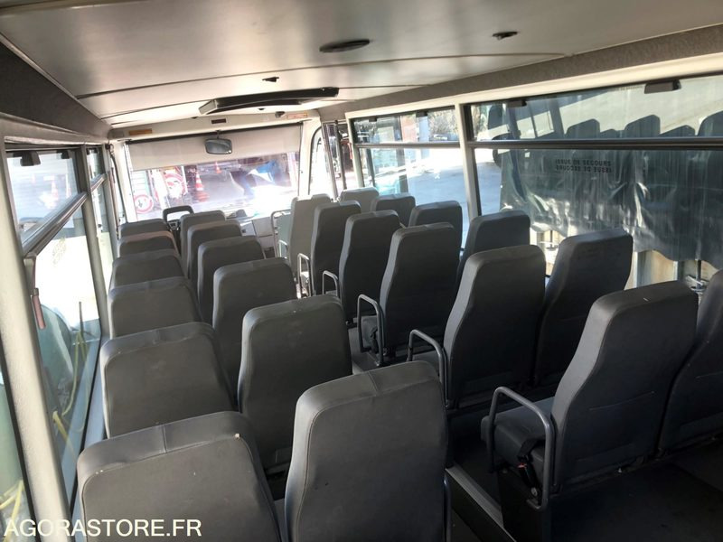 MINI-BUS MERCEDES VARIO - 127178 kms - 2000 - حافلة صغيرة, ميكروباص: صورة 5 MINI-BUS MERCEDES VARIO - 127178 kms - 2000 - حافلة صغيرة, ميكروباص: صورة 5