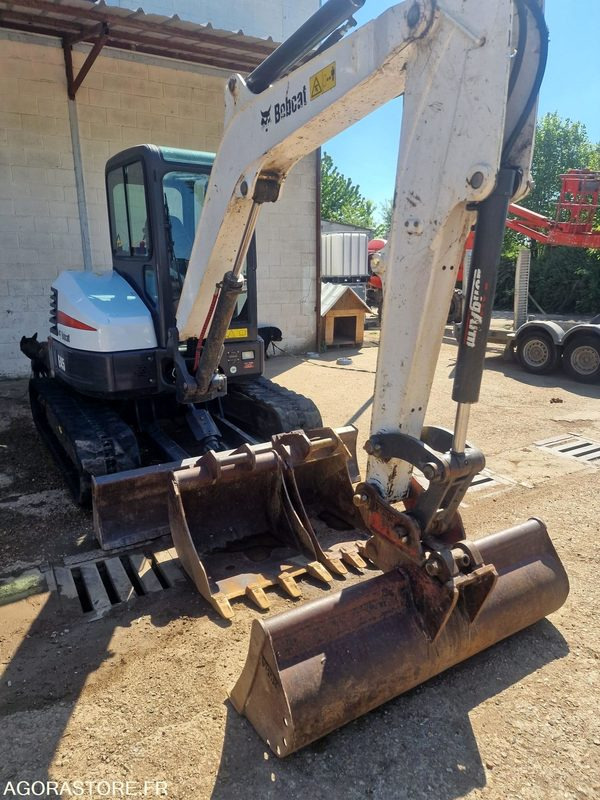 MINI PELLE SUR CHENILLE CAOUTCHOUC BOBCAT 5T E45 AVEC 3 GODETS - 2017 - 1715h - حفارة مُصَّغرة: صورة 1 MINI PELLE SUR CHENILLE CAOUTCHOUC BOBCAT 5T E45 AVEC 3 GODETS - 2017 - 1715h - حفارة مُصَّغرة: صورة 1
