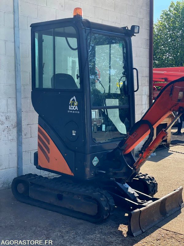 MINI-PELLE SUR CHENILLE CAOUTCHOUC HITACHI ZX17U-2 15CV 1.9T AVEC 3 GODETS - حفارة: صورة 4 MINI-PELLE SUR CHENILLE CAOUTCHOUC HITACHI ZX17U-2 15CV 1.9T AVEC 3 GODETS - حفارة: صورة 4