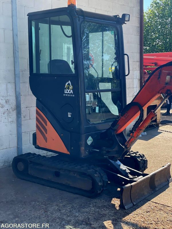 MINI-PELLE SUR CHENILLE CAOUTCHOUC HITACHI ZX17U-2 15CV 1.9T AVEC 3 GODETS - حفارة: صورة 3 MINI-PELLE SUR CHENILLE CAOUTCHOUC HITACHI ZX17U-2 15CV 1.9T AVEC 3 GODETS - حفارة: صورة 3