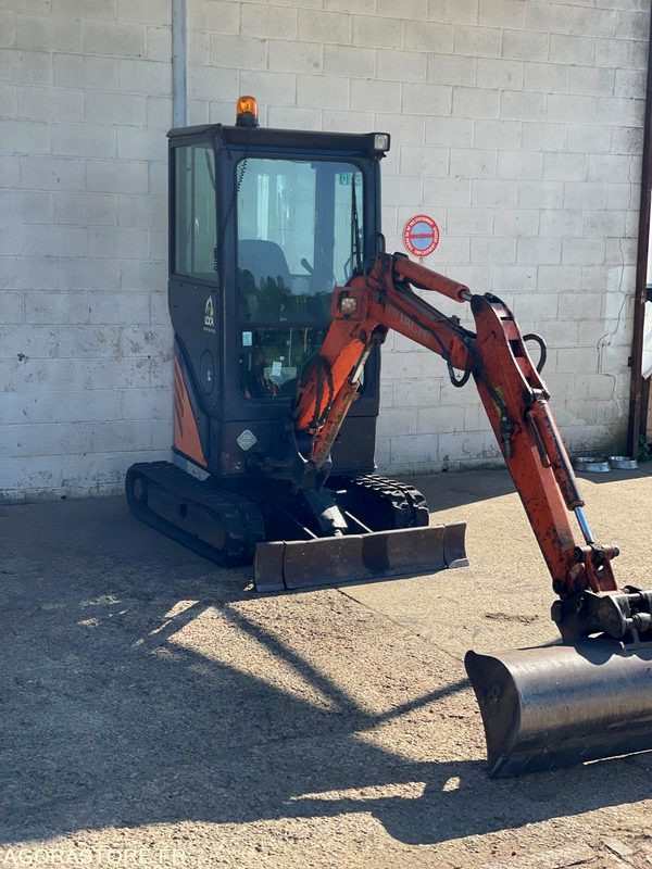 MINI-PELLE SUR CHENILLE CAOUTCHOUC HITACHI ZX17U-2 15CV 1.9T AVEC 3 GODETS - حفارة: صورة 2 MINI-PELLE SUR CHENILLE CAOUTCHOUC HITACHI ZX17U-2 15CV 1.9T AVEC 3 GODETS - حفارة: صورة 2