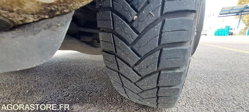 حافلة صغيرة, ميكروباص MINICAR- -VOLKSWAGEN-Crafter-N° 10610 MEC2009-418919KMS/ EF-926-BR: صورة 13 حافلة صغيرة, ميكروباص MINICAR- -VOLKSWAGEN-Crafter-N° 10610 MEC2009-418919KMS/ EF-926-BR: صورة 13