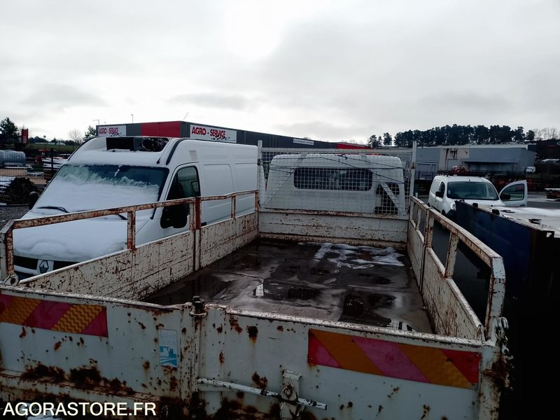 MITSUBISHI CANTER ( MOTEUR HS ) - شاحنة: صورة 4 MITSUBISHI CANTER ( MOTEUR HS ) - شاحنة: صورة 4