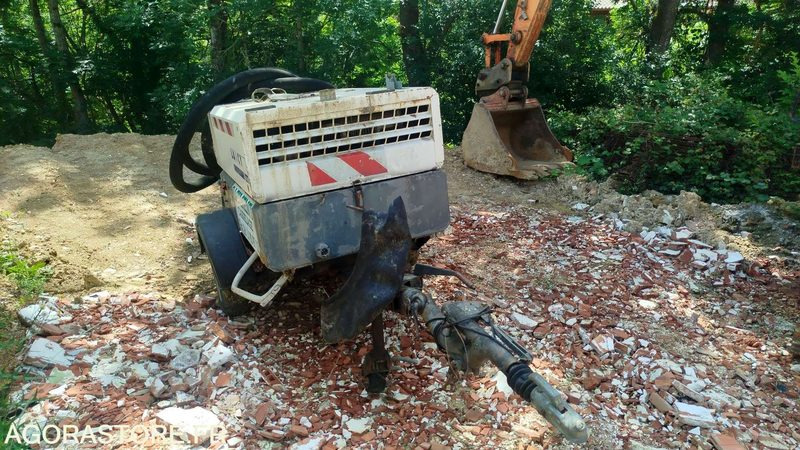 Machine a chape Lancy - TM2500 - 2385heures - مضخة خرسانة ثابتة: صورة 1 Machine a chape Lancy - TM2500 - 2385heures - مضخة خرسانة ثابتة: صورة 1