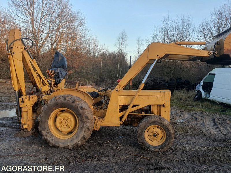 Massey ferguson mf205 industriel - جرافة حفار: صورة 1 Massey ferguson mf205 industriel - جرافة حفار: صورة 1