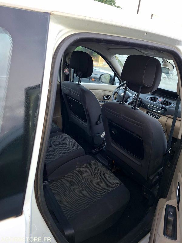 Megane Scenic - سيارة: صورة 5 Megane Scenic - سيارة: صورة 5