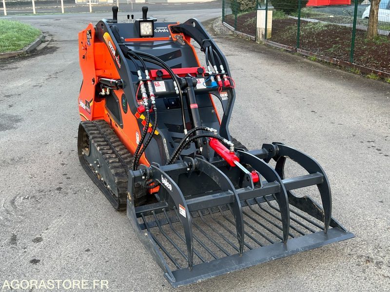Mini chargeur porte outils SV25H moteur 25cv kubota - تركس: صورة 1 Mini chargeur porte outils SV25H moteur 25cv kubota - تركس: صورة 1