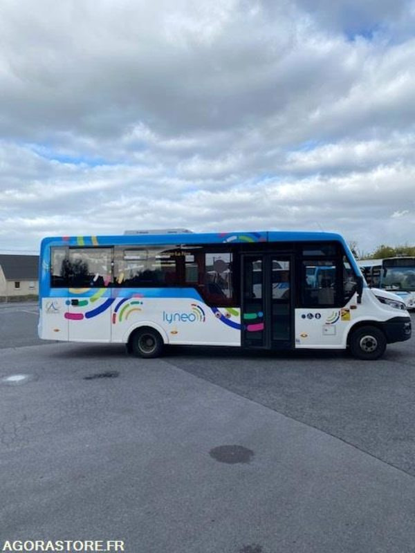 Minibus INDCAR MOBI LOW ENTRY - 27 places - PMR - حافلة صغيرة, ميكروباص: صورة 2 Minibus INDCAR MOBI LOW ENTRY - 27 places - PMR - حافلة صغيرة, ميكروباص: صورة 2