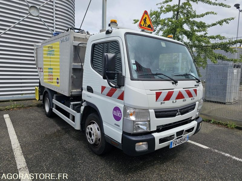 Mitsubishi Canter Fuso 7C15 - FQ489WT - 2020 - 10747 kms - شاحنة النفايات: صورة 2 Mitsubishi Canter Fuso 7C15 - FQ489WT - 2020 - 10747 kms - شاحنة النفايات: صورة 2