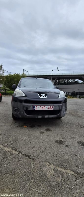 Monospace Peugeot Partner - 2012 - 296 080km - سيارة: صورة 2 Monospace Peugeot Partner - 2012 - 296 080km - سيارة: صورة 2