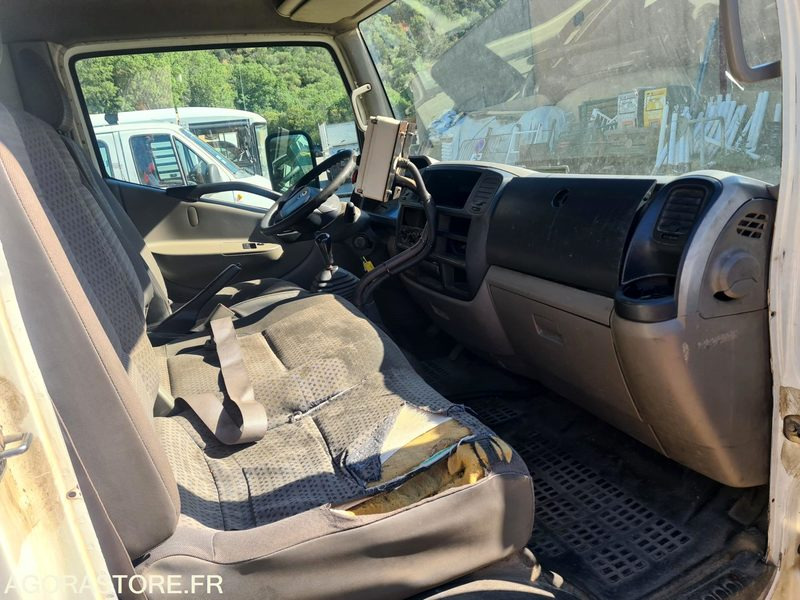 NISSAN - BOM - CABSTAR - قلاب صغير: صورة 4 NISSAN - BOM - CABSTAR - قلاب صغير: صورة 4