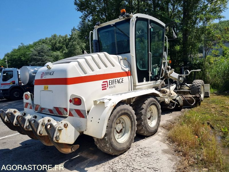 NIVELEUSE - NEW HOLLAND F106.7 - 2014 / 6195 Heures (M47110) - ممهدة: صورة 4 NIVELEUSE - NEW HOLLAND F106.7 - 2014 / 6195 Heures (M47110) - ممهدة: صورة 4