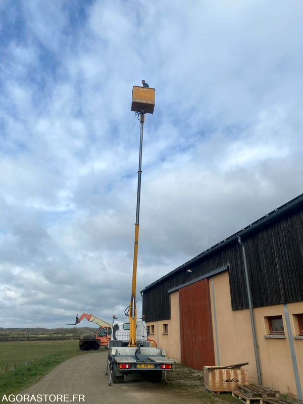 Nacelle Multitel 160 ALU DS monté sur Nissan Cabstar - منصة تلسكوبية محمولة على شاحنة: صورة 5 Nacelle Multitel 160 ALU DS monté sur Nissan Cabstar - منصة تلسكوبية محمولة على شاحنة: صورة 5