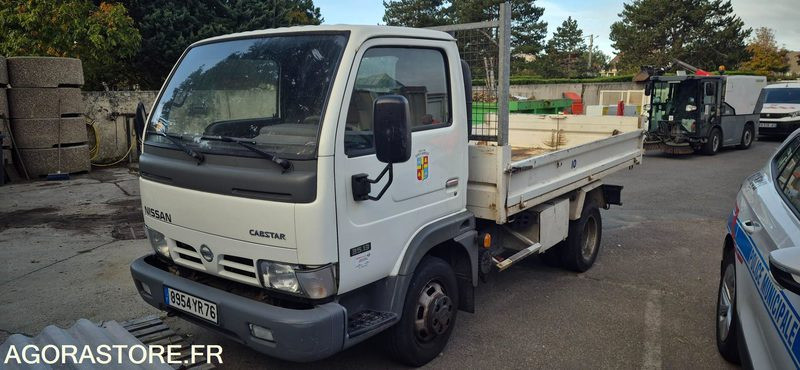 Nissan Cabstar - قلاب صغير: صورة 1 Nissan Cabstar - قلاب صغير: صورة 1
