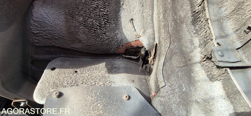Nissan Cabstar - قلاب صغير: صورة 2 Nissan Cabstar - قلاب صغير: صورة 2