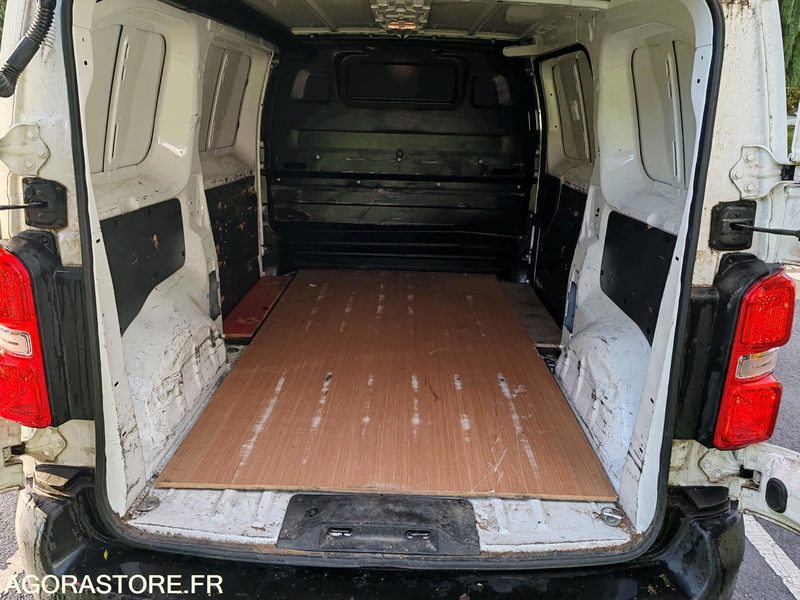 Opel vivaro - 73000km - 2021 - فان المدمجة: صورة 3 Opel vivaro - 73000km - 2021 - فان المدمجة: صورة 3