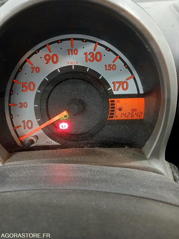 PEUGEOT 107 - 2008 - 142642 KM - سيارة: صورة 5 PEUGEOT 107 - 2008 - 142642 KM - سيارة: صورة 5