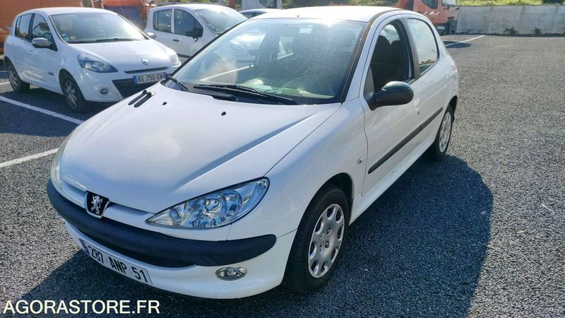 PEUGEOT 206 - 2005 - 101058kms - سيارة: صورة 3 PEUGEOT 206 - 2005 - 101058kms - سيارة: صورة 3