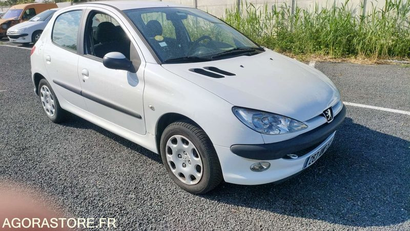 PEUGEOT 206 - 2005 - 101058kms - سيارة: صورة 1 PEUGEOT 206 - 2005 - 101058kms - سيارة: صورة 1