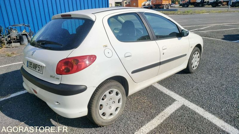 PEUGEOT 206 - 2005 - 127168kms - سيارة: صورة 4 PEUGEOT 206 - 2005 - 127168kms - سيارة: صورة 4