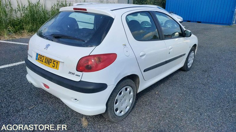 PEUGEOT 206 - 2005 -175624kms - سيارة: صورة 4 PEUGEOT 206 - 2005 -175624kms - سيارة: صورة 4