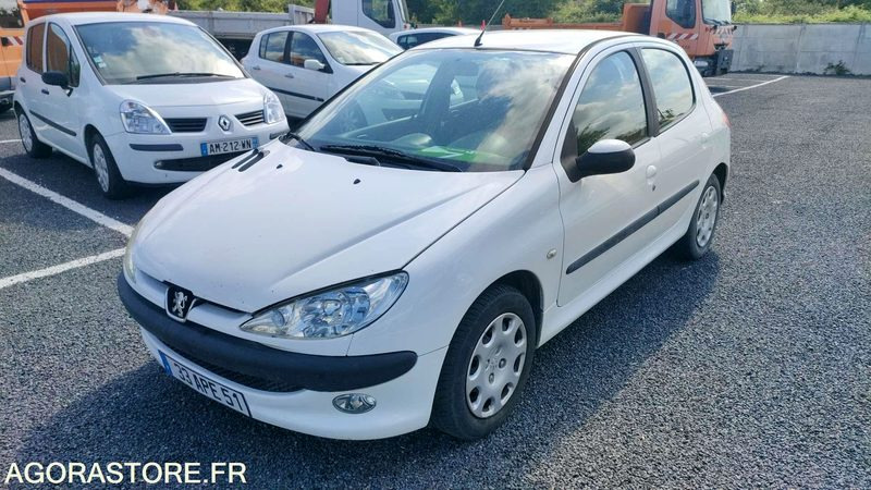 PEUGEOT 206 - 2005 - 209619kms - سيارة: صورة 1 PEUGEOT 206 - 2005 - 209619kms - سيارة: صورة 1