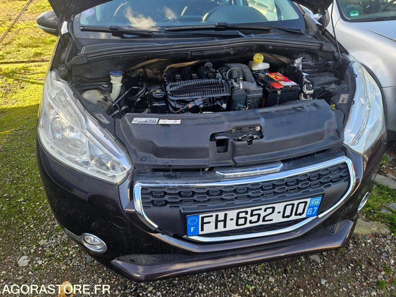 PEUGEOT 208 1.2 PURETECH 82CV - سيارة: صورة 5 PEUGEOT 208 1.2 PURETECH 82CV - سيارة: صورة 5