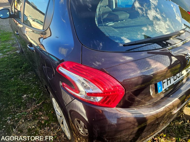 PEUGEOT 208 1.2 PURETECH 82CV - سيارة: صورة 1 PEUGEOT 208 1.2 PURETECH 82CV - سيارة: صورة 1