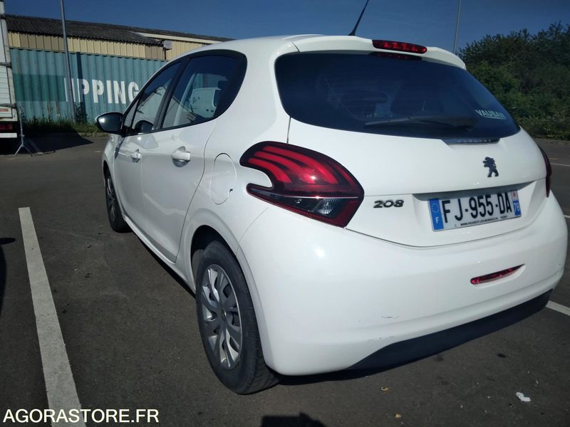 PEUGEOT 208 - 2019 - 37 371Kms - ESSENCE - accidentée - سيارة: صورة 3 PEUGEOT 208 - 2019 - 37 371Kms - ESSENCE - accidentée - سيارة: صورة 3