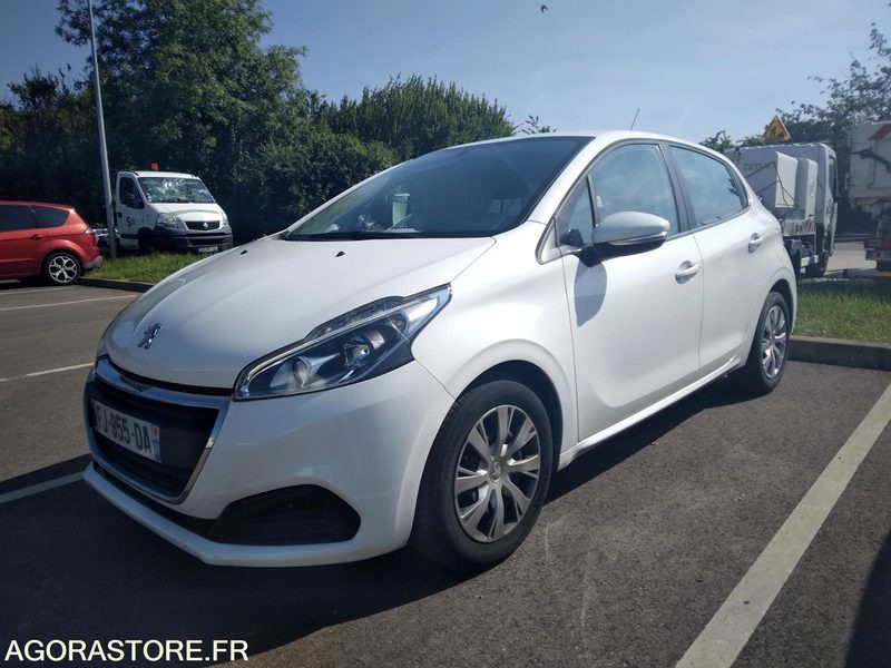 PEUGEOT 208 - 2019 - 37 371Kms - ESSENCE - accidentée - سيارة: صورة 1 PEUGEOT 208 - 2019 - 37 371Kms - ESSENCE - accidentée - سيارة: صورة 1