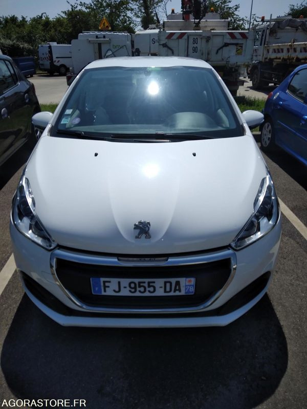 PEUGEOT 208 - 2019 - 37 371Kms - ESSENCE - accidentée - سيارة: صورة 2 PEUGEOT 208 - 2019 - 37 371Kms - ESSENCE - accidentée - سيارة: صورة 2