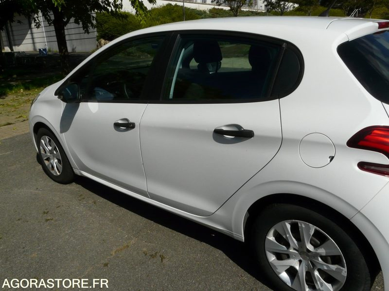 PEUGEOT 208 DX177CZ - سيارة: صورة 5 PEUGEOT 208 DX177CZ - سيارة: صورة 5