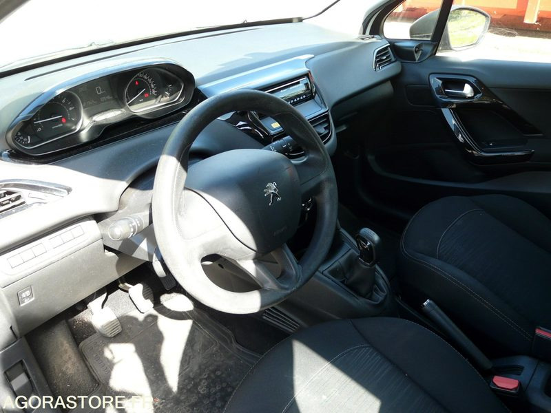 PEUGEOT 208 DX190CZ - سيارة: صورة 5 PEUGEOT 208 DX190CZ - سيارة: صورة 5