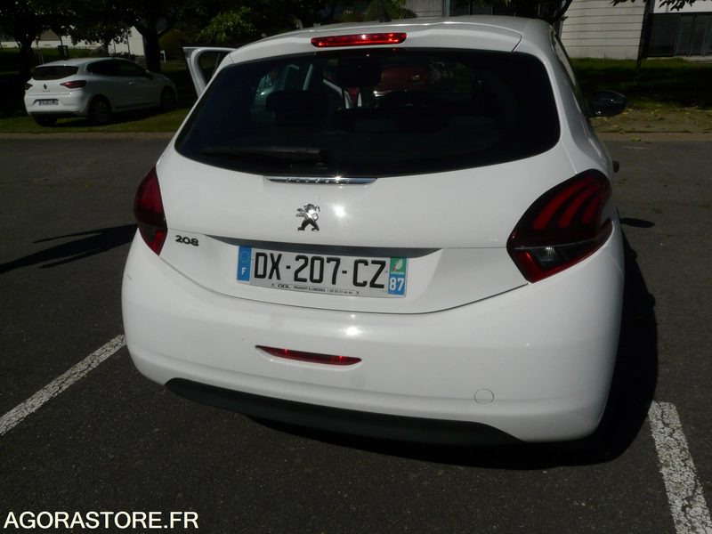 PEUGEOT 208 DX207CZ - سيارة: صورة 2 PEUGEOT 208 DX207CZ - سيارة: صورة 2