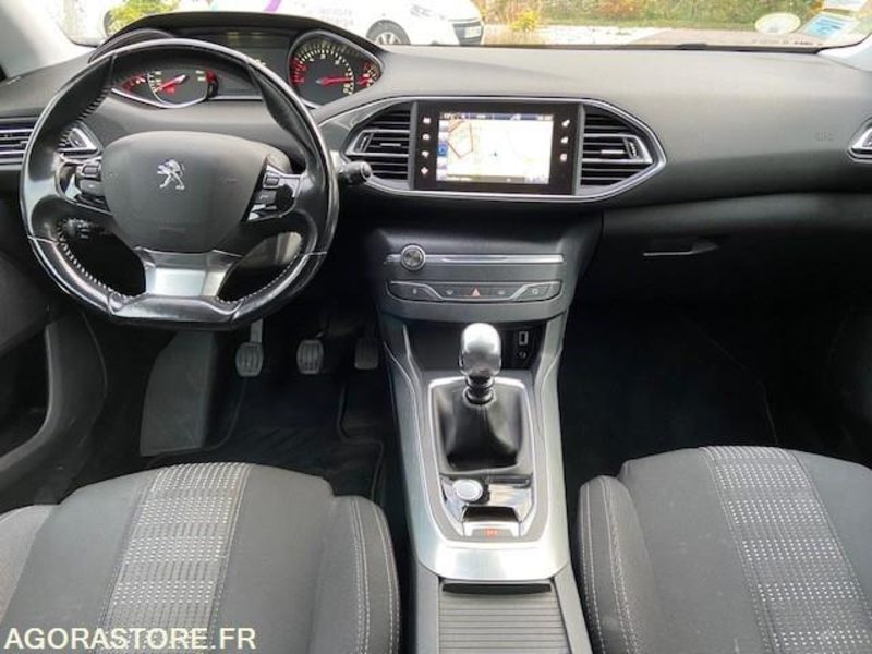 PEUGEOT 308SW - 2016 - 172000 KM - سيارة ستيشن: صورة 4 PEUGEOT 308SW - 2016 - 172000 KM - سيارة ستيشن: صورة 4