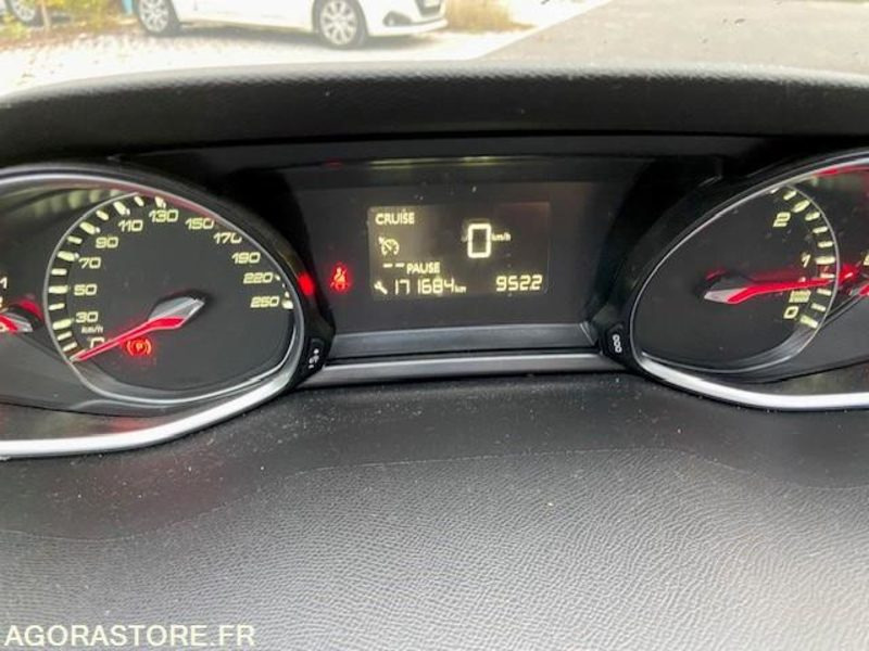 PEUGEOT 308SW - 2016 - 172000 KM - سيارة ستيشن: صورة 5 PEUGEOT 308SW - 2016 - 172000 KM - سيارة ستيشن: صورة 5