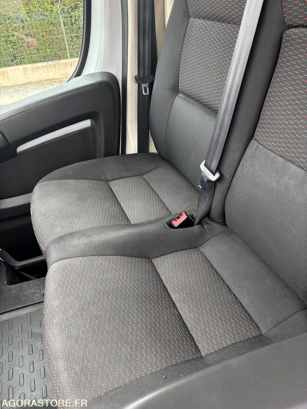 PEUGEOT BOXER 2.2 HDI - 2021 - 45 666 KMS - فان: صورة 4 PEUGEOT BOXER 2.2 HDI - 2021 - 45 666 KMS - فان: صورة 4