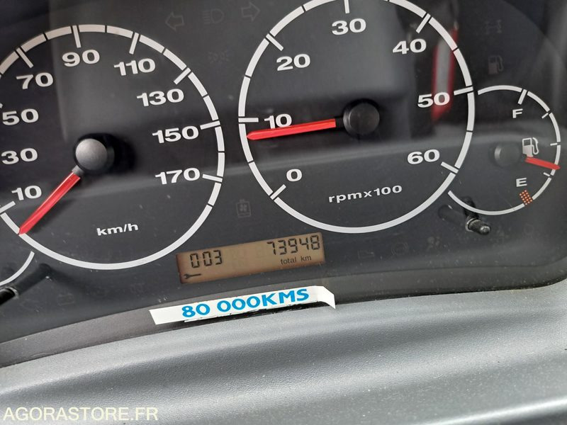 PEUGEOT BOXER-73 948 KMS-2003-551BZE38 - حافلة صغيرة, ميكروباص: صورة 5 PEUGEOT BOXER-73 948 KMS-2003-551BZE38 - حافلة صغيرة, ميكروباص: صورة 5