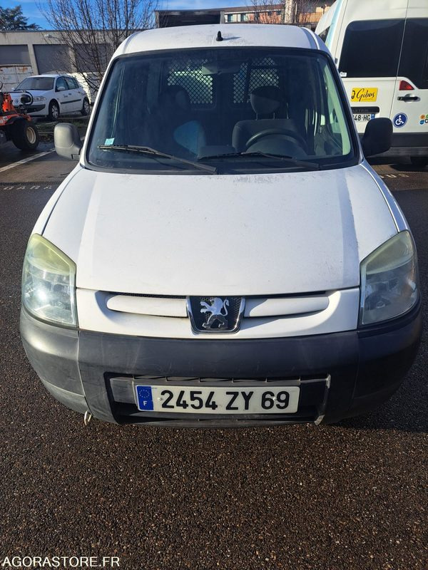 PEUGEOT PARTNER 103583kms 2004 - فان المدمجة: صورة 3 PEUGEOT PARTNER 103583kms 2004 - فان المدمجة: صورة 3