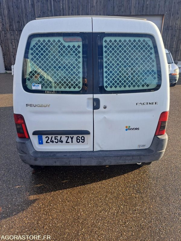 PEUGEOT PARTNER 103583kms 2004 - فان المدمجة: صورة 5 PEUGEOT PARTNER 103583kms 2004 - فان المدمجة: صورة 5