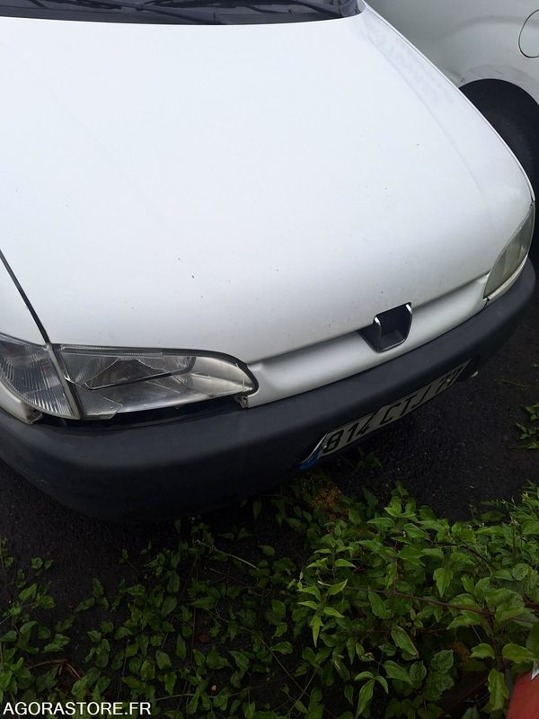 PEUGEOT PARTNER - 2002 - 156627 Kms - فان المدمجة: صورة 1 PEUGEOT PARTNER - 2002 - 156627 Kms - فان المدمجة: صورة 1