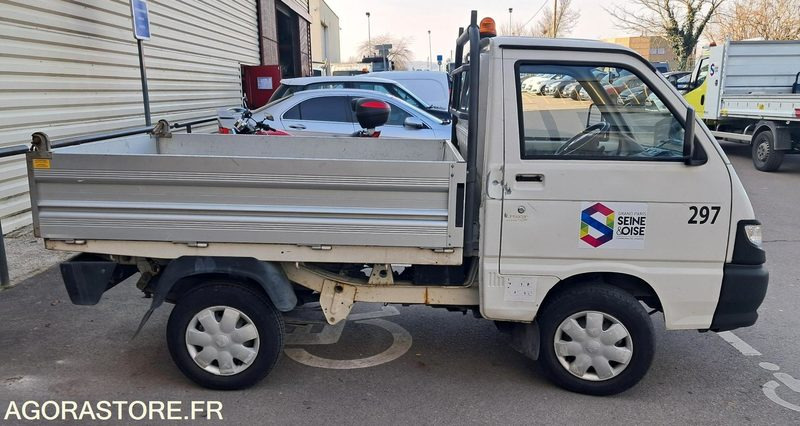 PIAGGIO PORTER - Benne basculante - 2013 - 84 044 kms - ESSENCE - قلاب صغير: صورة 4 PIAGGIO PORTER - Benne basculante - 2013 - 84 044 kms - ESSENCE - قلاب صغير: صورة 4