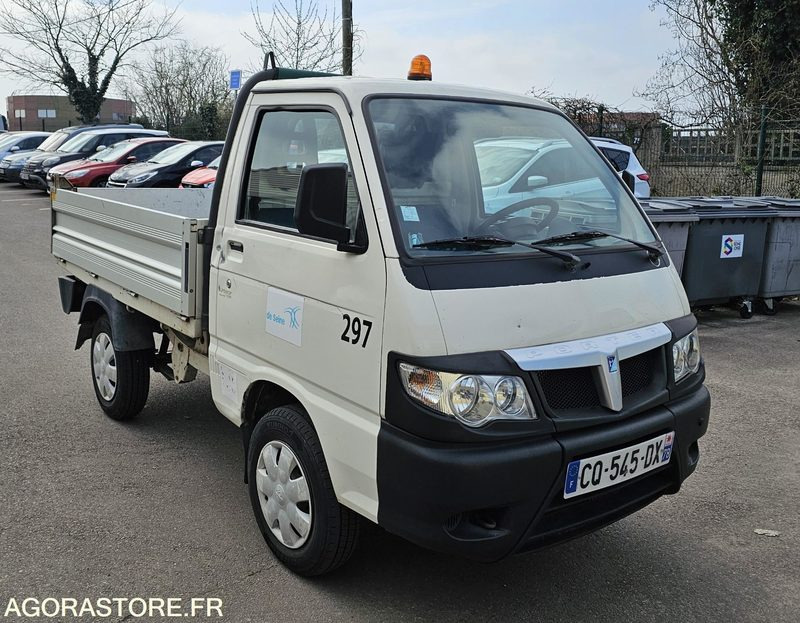 PIAGGIO PORTER - Benne basculante - 2013 - 84 044 kms - ESSENCE - قلاب صغير: صورة 2 PIAGGIO PORTER - Benne basculante - 2013 - 84 044 kms - ESSENCE - قلاب صغير: صورة 2