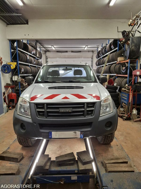 شاحنة البيك أب PICK UP D MAX   ISUZU: صورة 8
