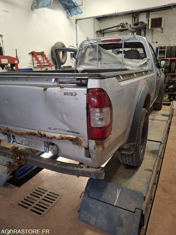 شاحنة البيك أب PICK UP D MAX   ISUZU: صورة 17