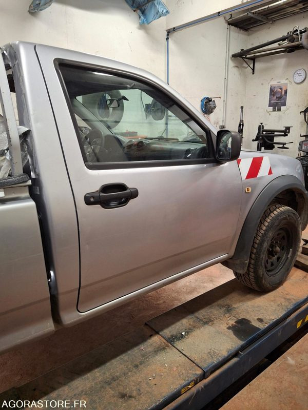شاحنة البيك أب PICK UP D MAX   ISUZU: صورة 7