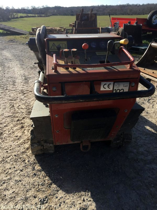 PORTE OUTILS à chenilles DITCH WITCH SK500 - تركس: صورة 5 PORTE OUTILS à chenilles DITCH WITCH SK500 - تركس: صورة 5