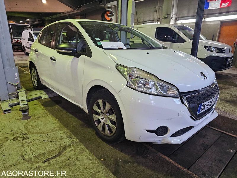 Peugeot 208 - 2014 - 120117kms - DK 618 CZ - سيارة: صورة 2 Peugeot 208 - 2014 - 120117kms - DK 618 CZ - سيارة: صورة 2